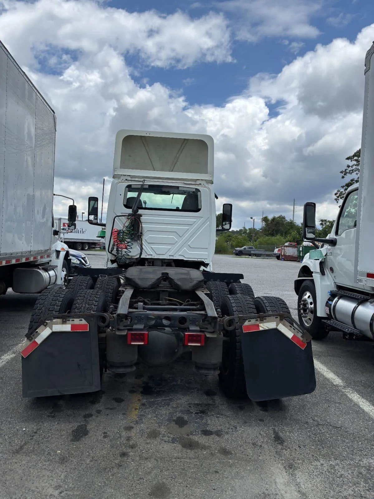 2020 International LT in Jacksonville, FL — photo 5