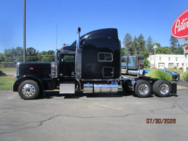 2022 Peterbilt in Butler, PA — photo 2