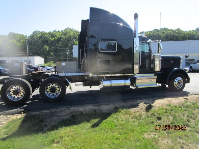 2022 Peterbilt in Butler, PA — photo 7
