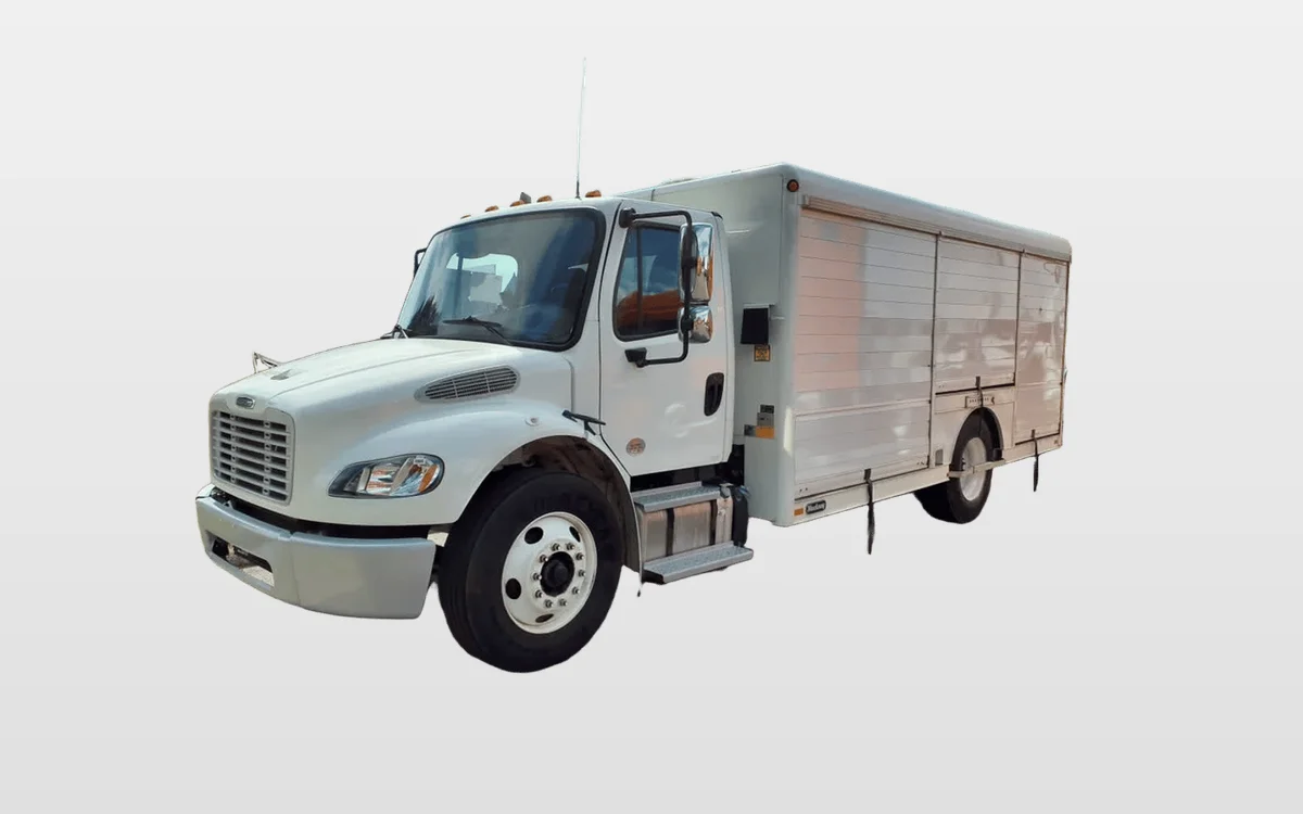 2017 Freightliner M2 106 - image 1