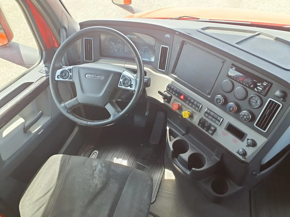 2019 Freightliner Cascadia in Wayland, MI — photo 7