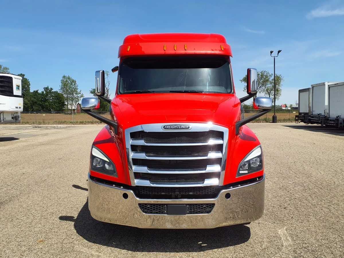 2019 Freightliner Cascadia in Wayland, MI — photo 2
