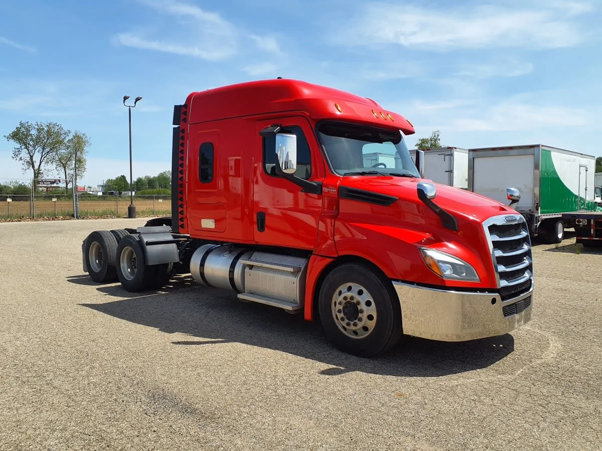 2019 Freightliner Cascadia in Wayland, MI — photo 3