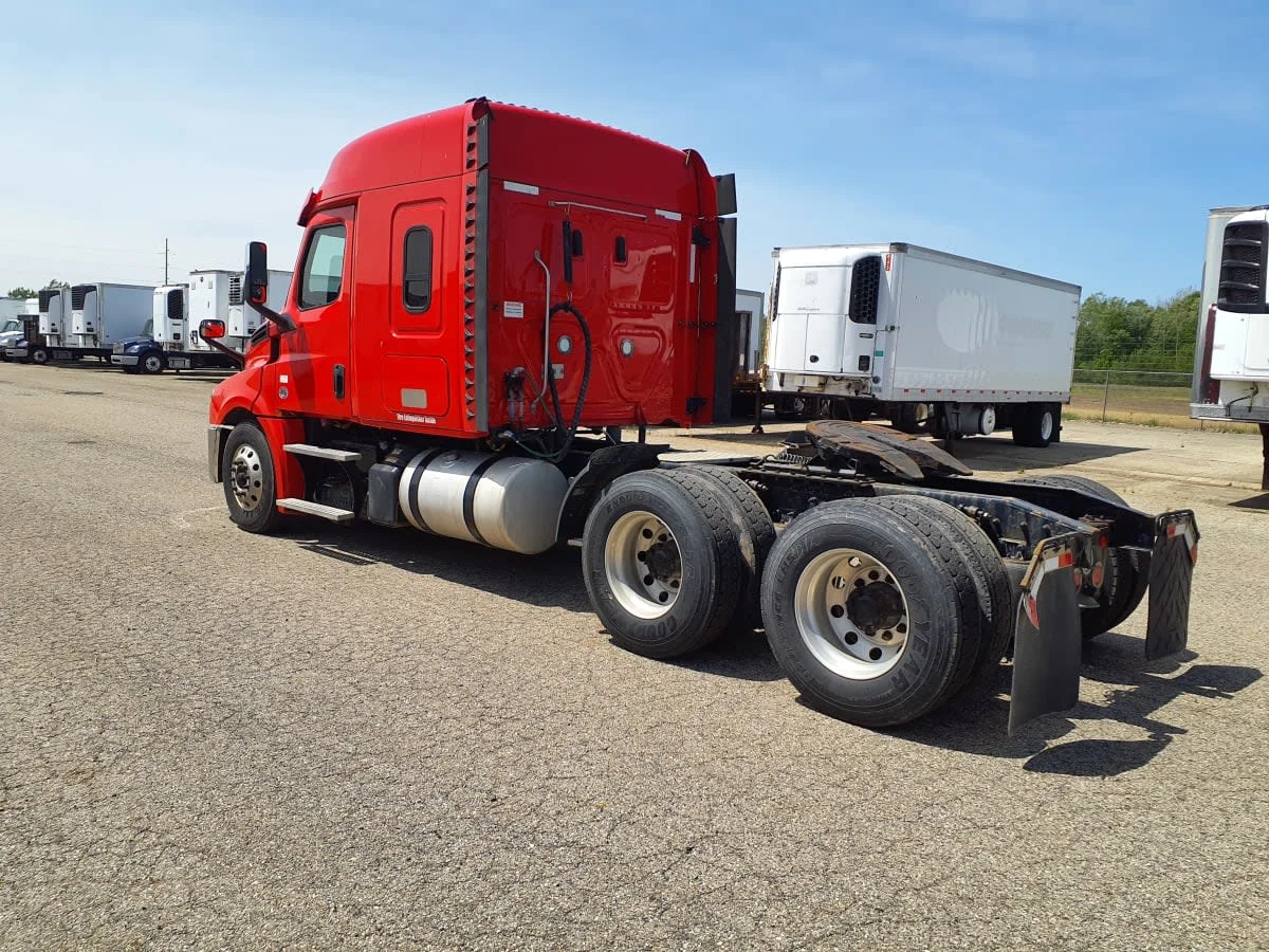2019 Freightliner Cascadia in Wayland, MI — photo 6