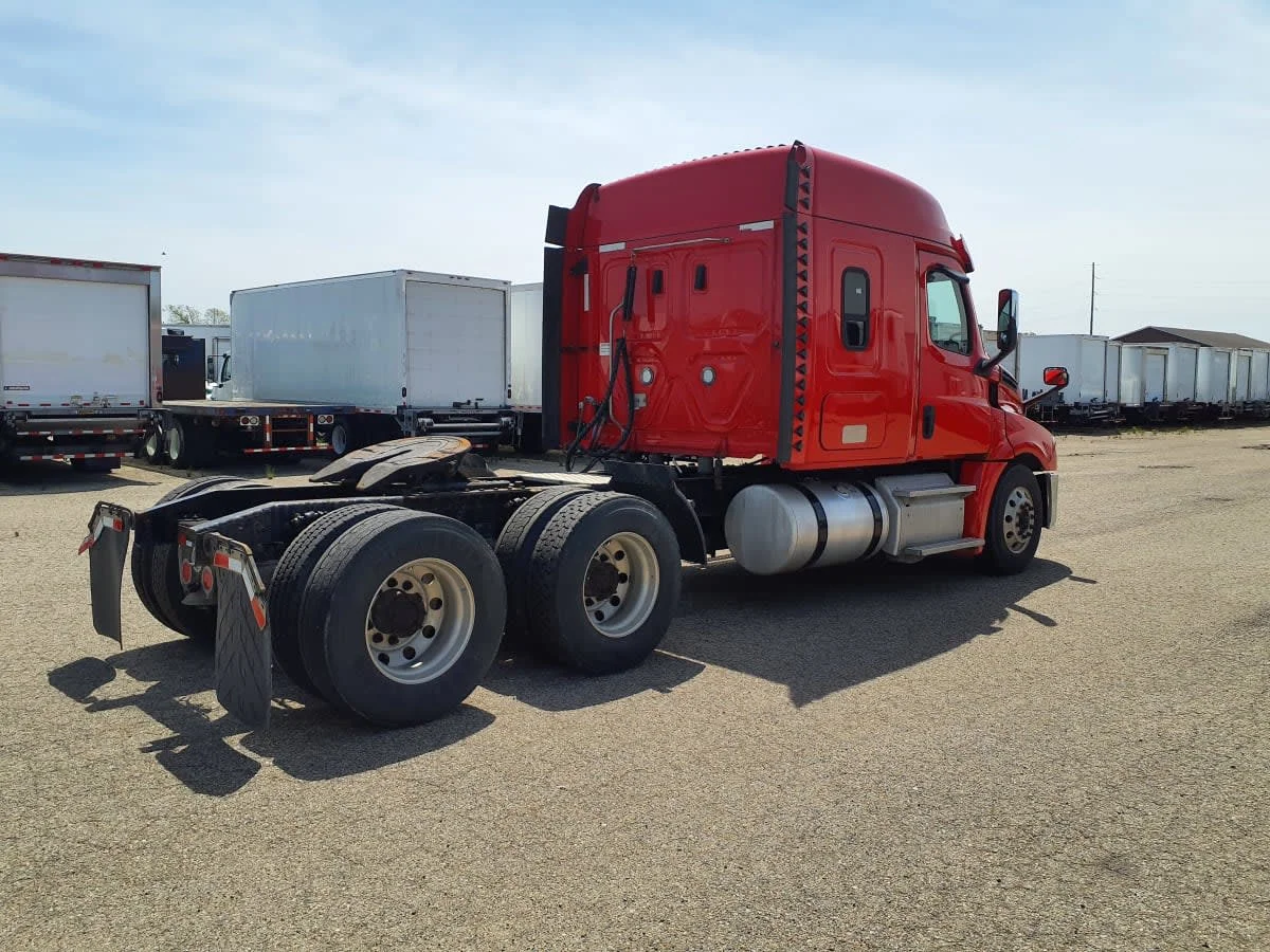 2019 Freightliner Cascadia in Wayland, MI — photo 4