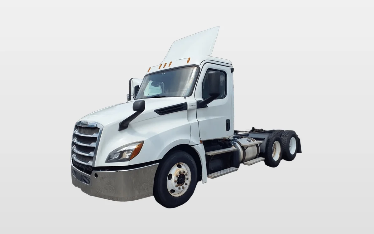 2019 Freightliner Cascadia - image 1