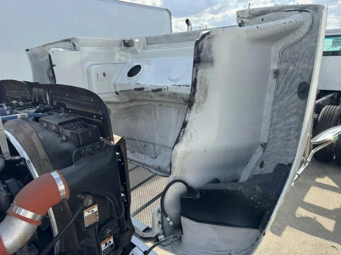 2020 Peterbilt 337 - image 19