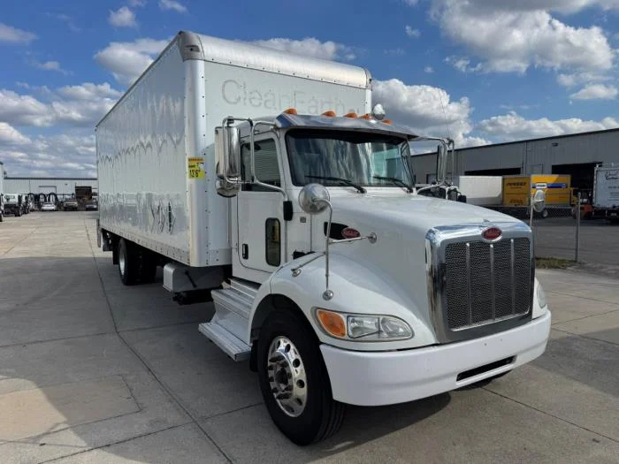 2020 Peterbilt 337 - image 4