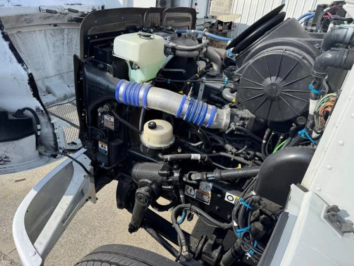 2020 Peterbilt 337 - image 15