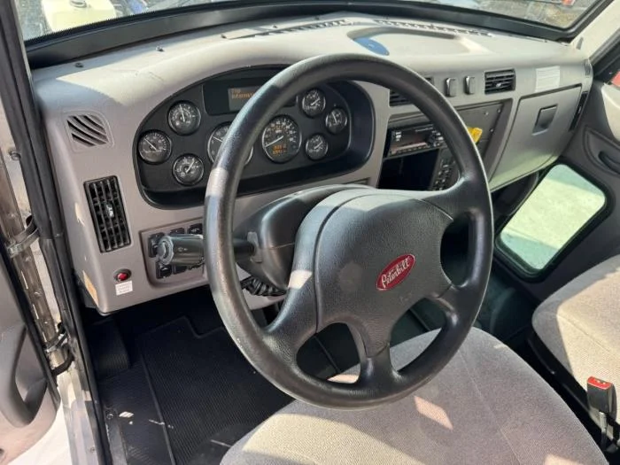 2020 Peterbilt 337 - image 22
