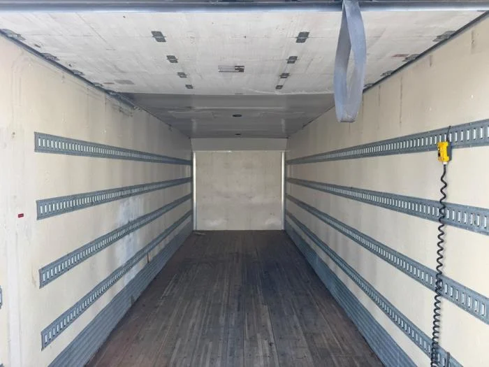 2020 Peterbilt 337 - image 13