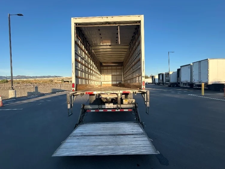 2020 Freightliner M2 106 - image 9