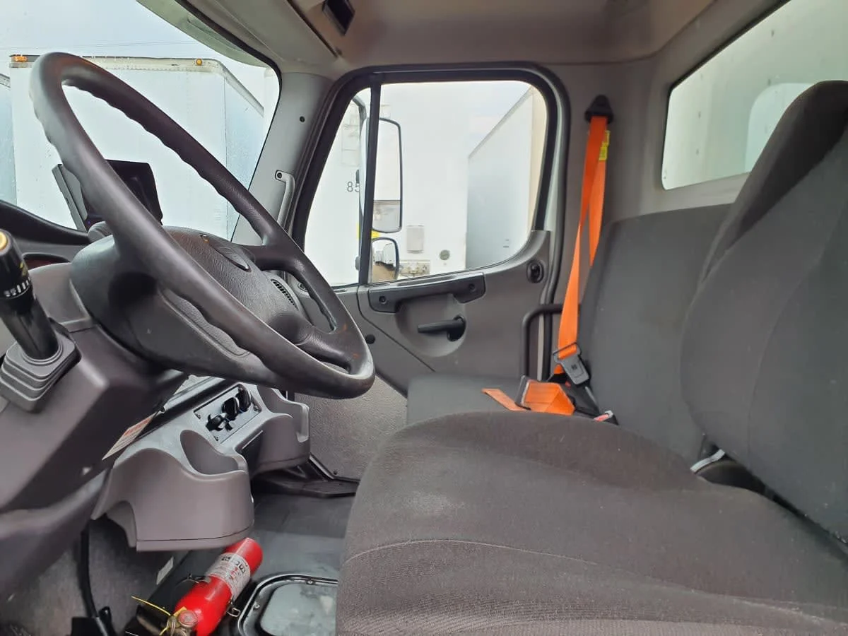 2020 Freightliner M2 106 - image 11