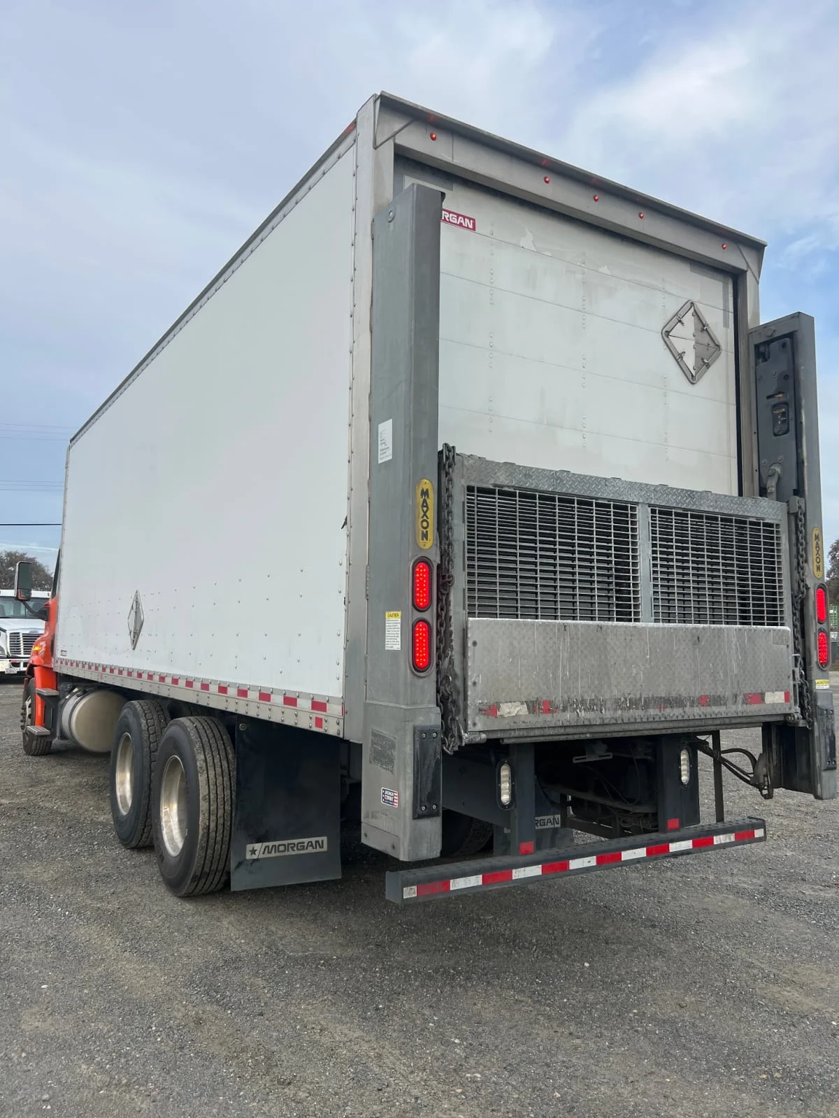 2018 Freightliner Cascadia - image 6