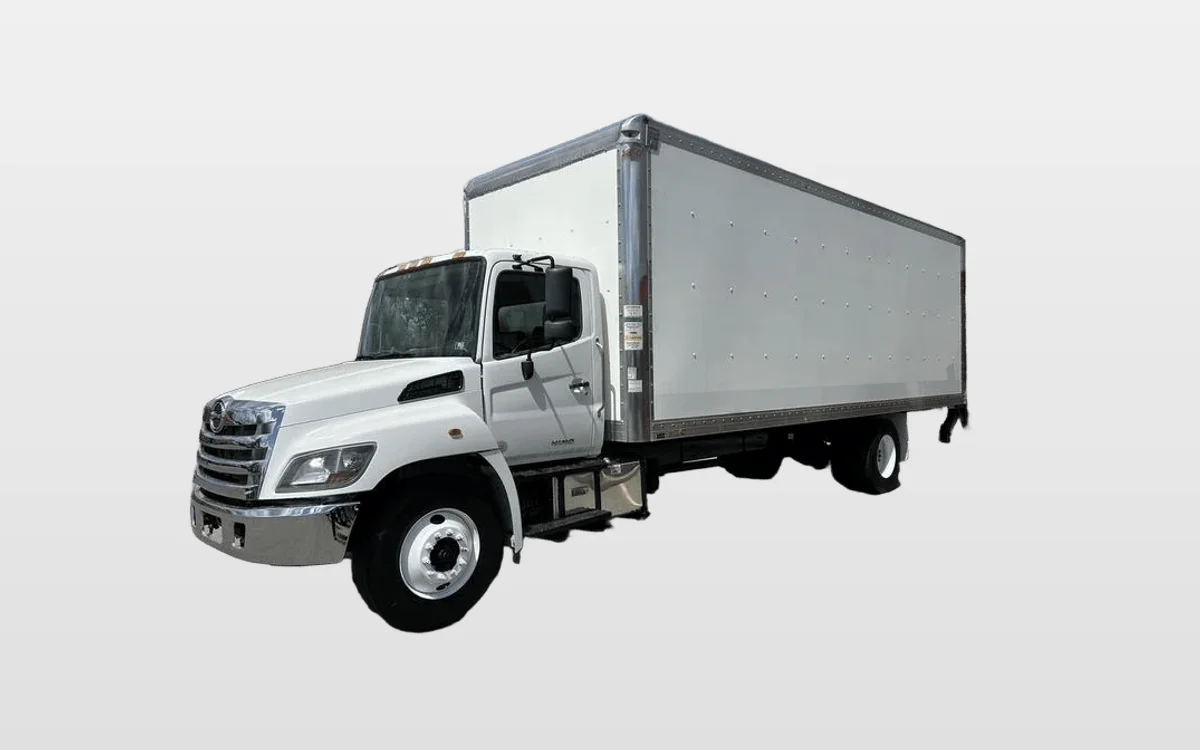 2020 Hino 268 - image 1