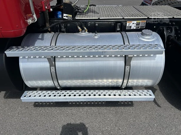 2024 Kenworth T880 - image 19