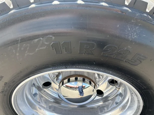 2024 Kenworth T880 - image 17