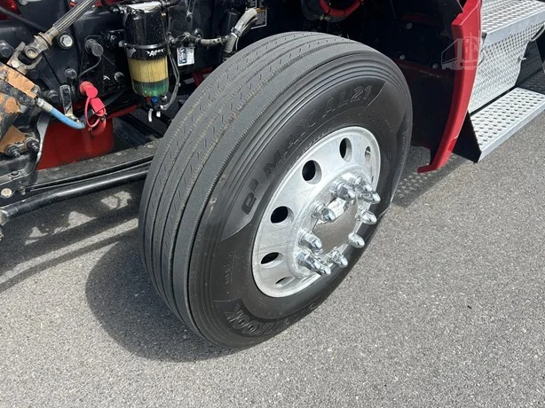 2024 Kenworth T880 - image 12