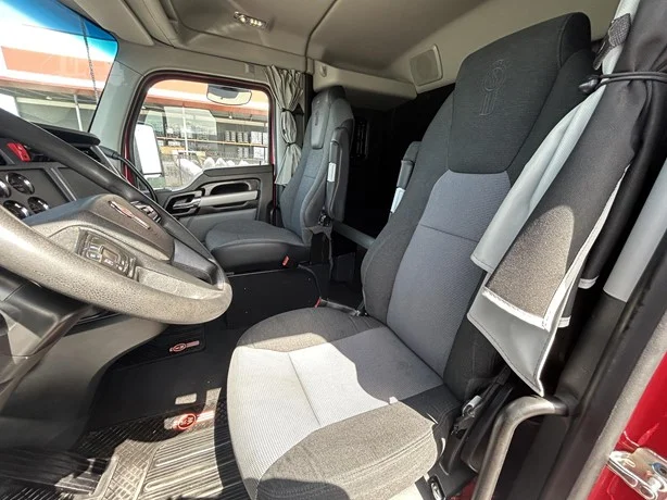 2024 Kenworth T880 - image 27