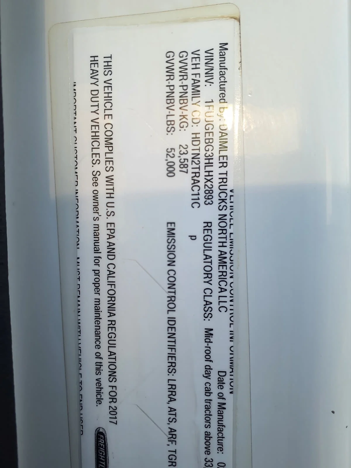 2017 Freightliner Cascadia - image 9