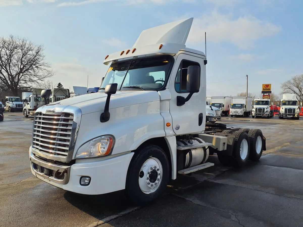 2017 Freightliner Cascadia in Oak Creek, WI