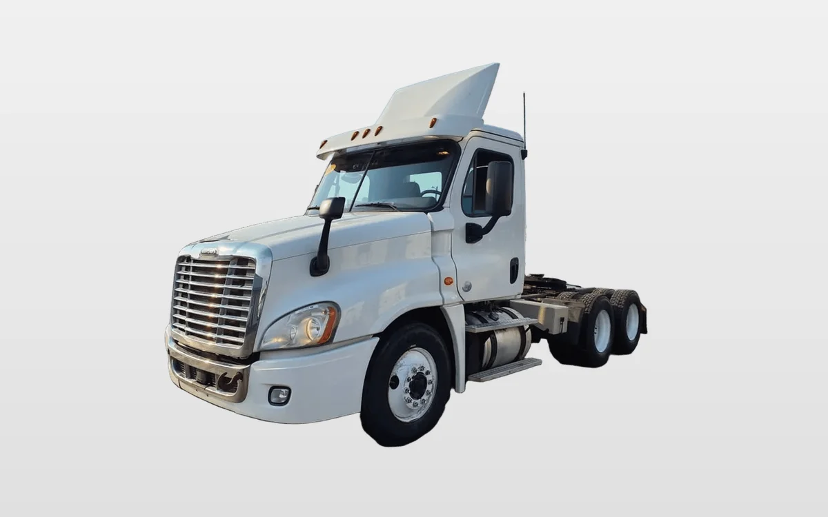 2017 Freightliner Cascadia - image 1