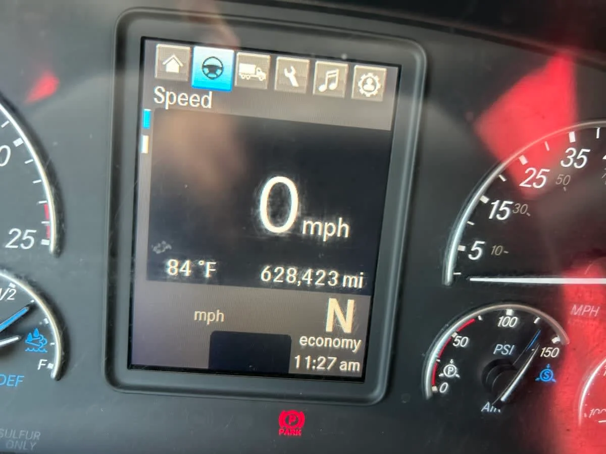 2020 Freightliner Cascadia - image 10