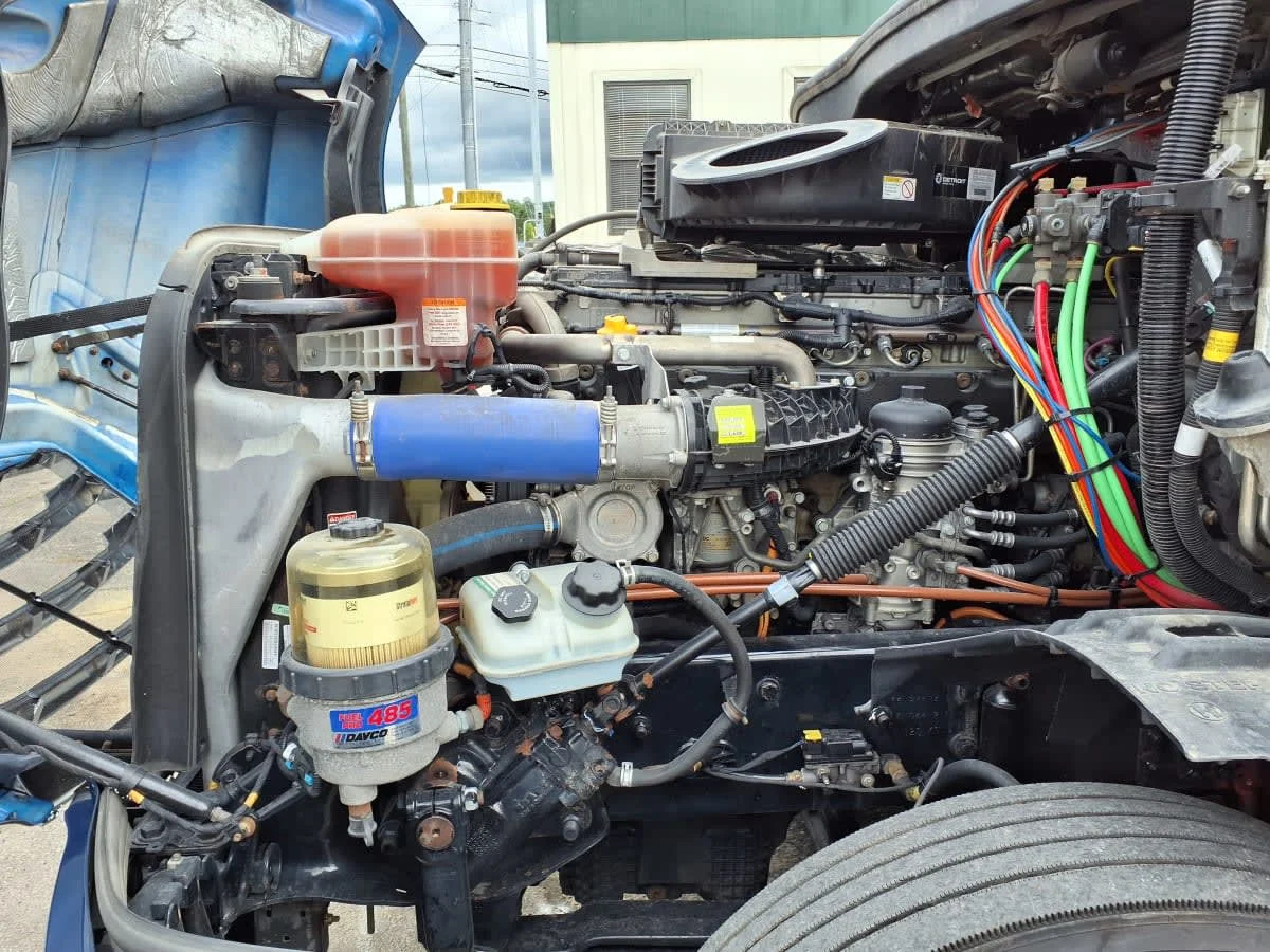 2021 Freightliner Cascadia in Knoxville, TN — photo 9