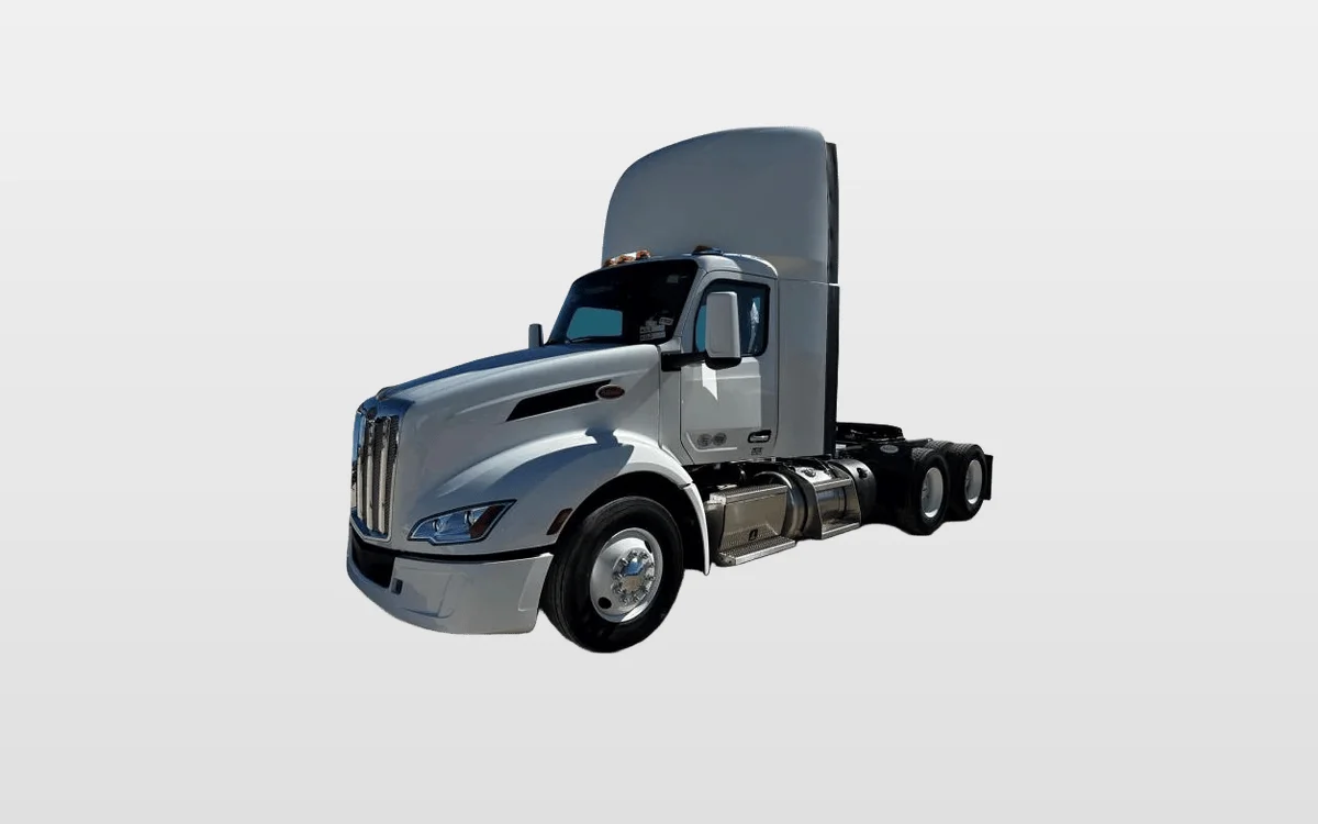 2025 Peterbilt 579 - image 1