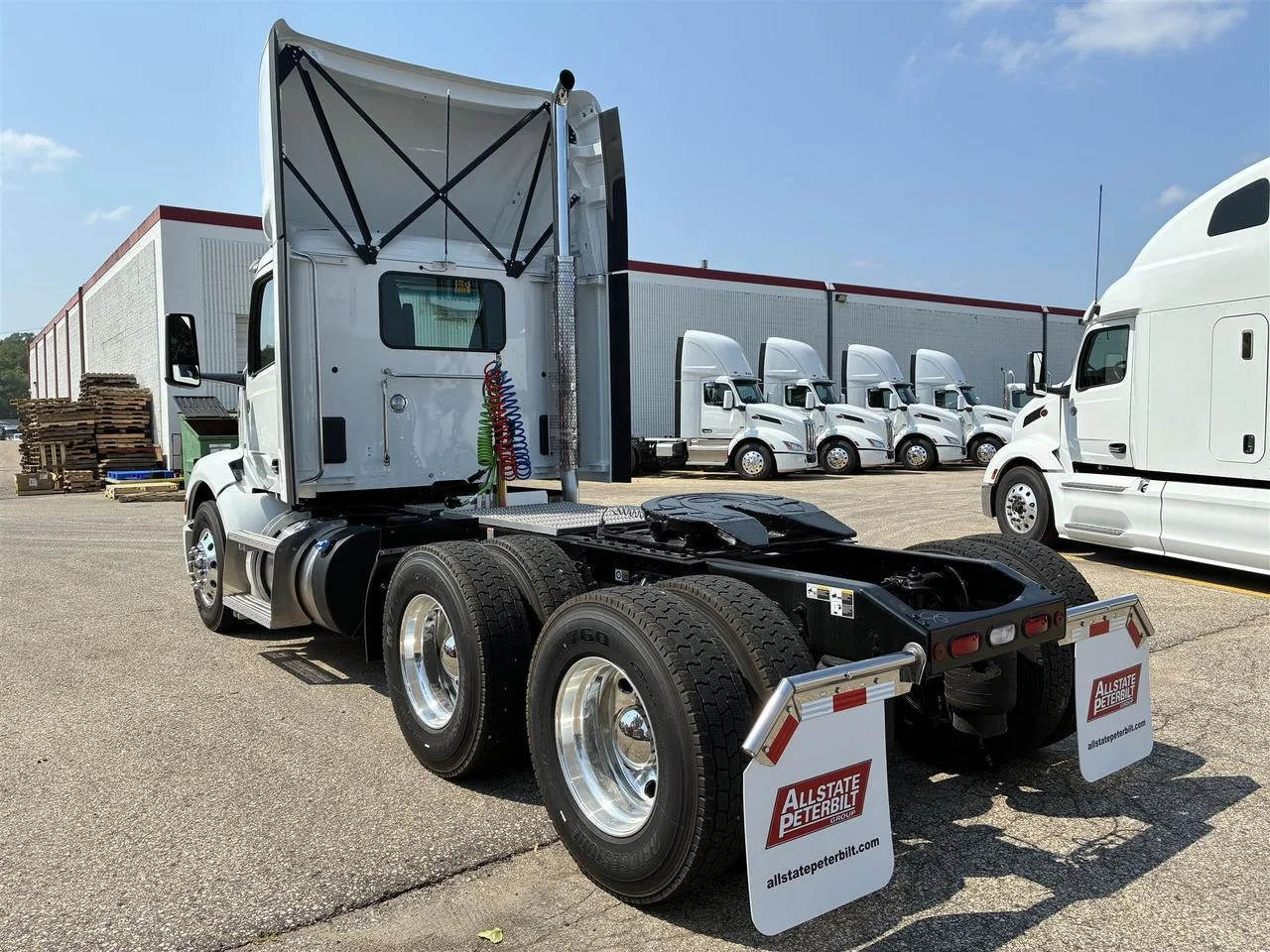 2027 Peterbilt 579 in South St. Paul, MN — photo 2