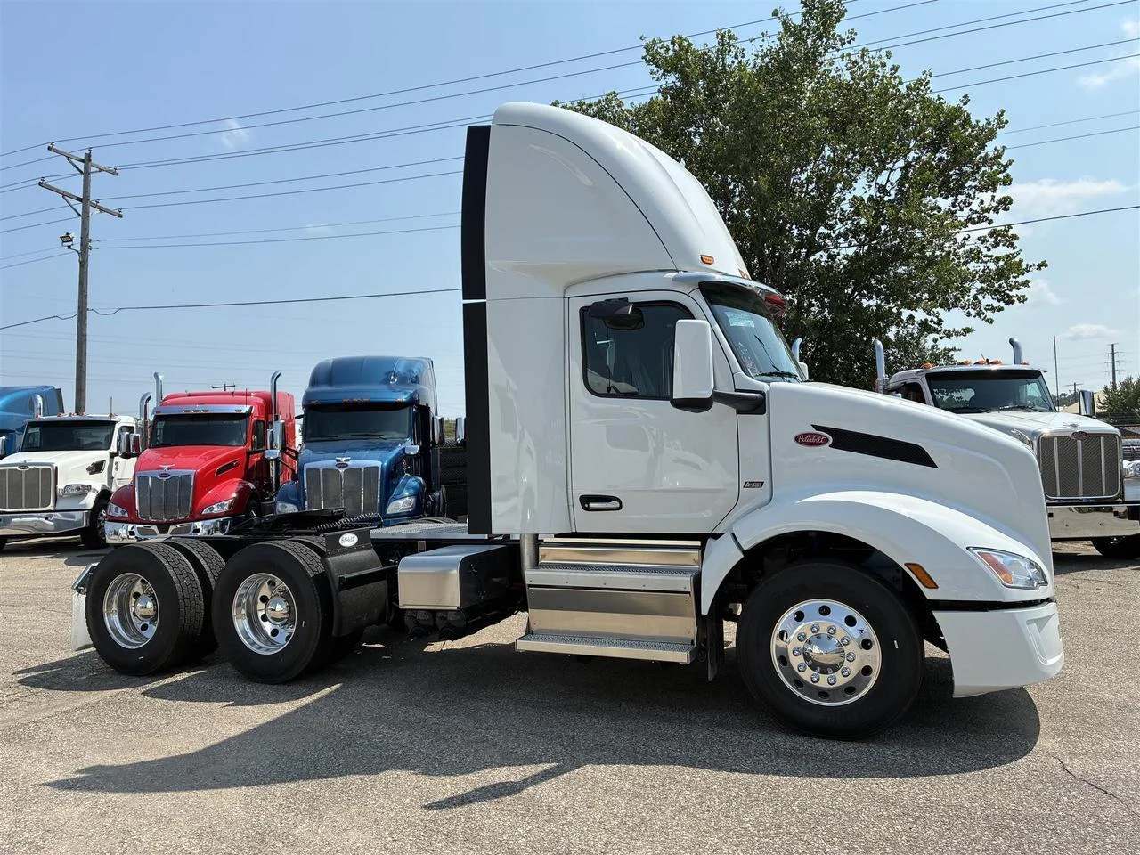 2027 Peterbilt 579 in South St. Paul, MN — photo 6