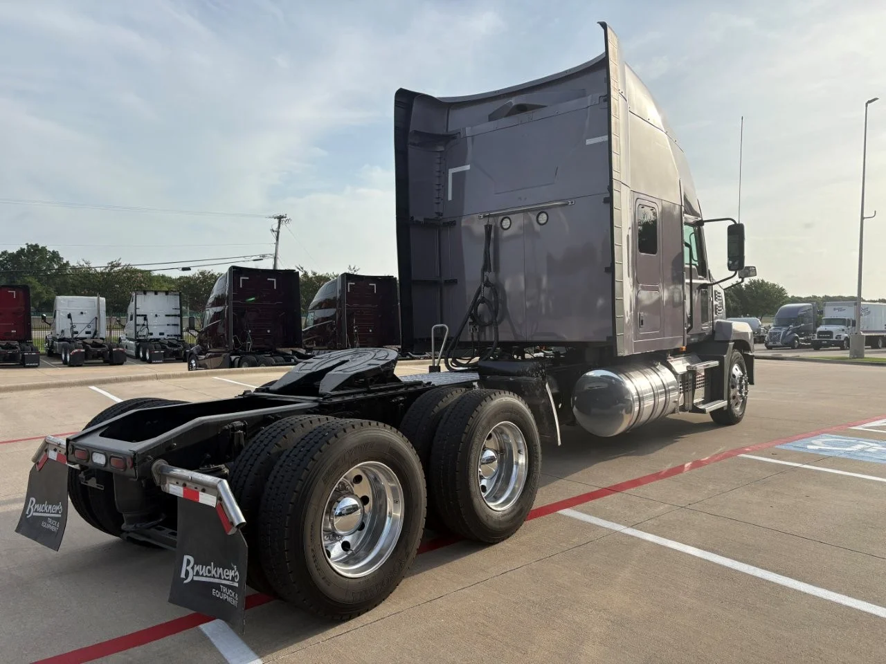 2023 Mack Anthem in TX — photo 5