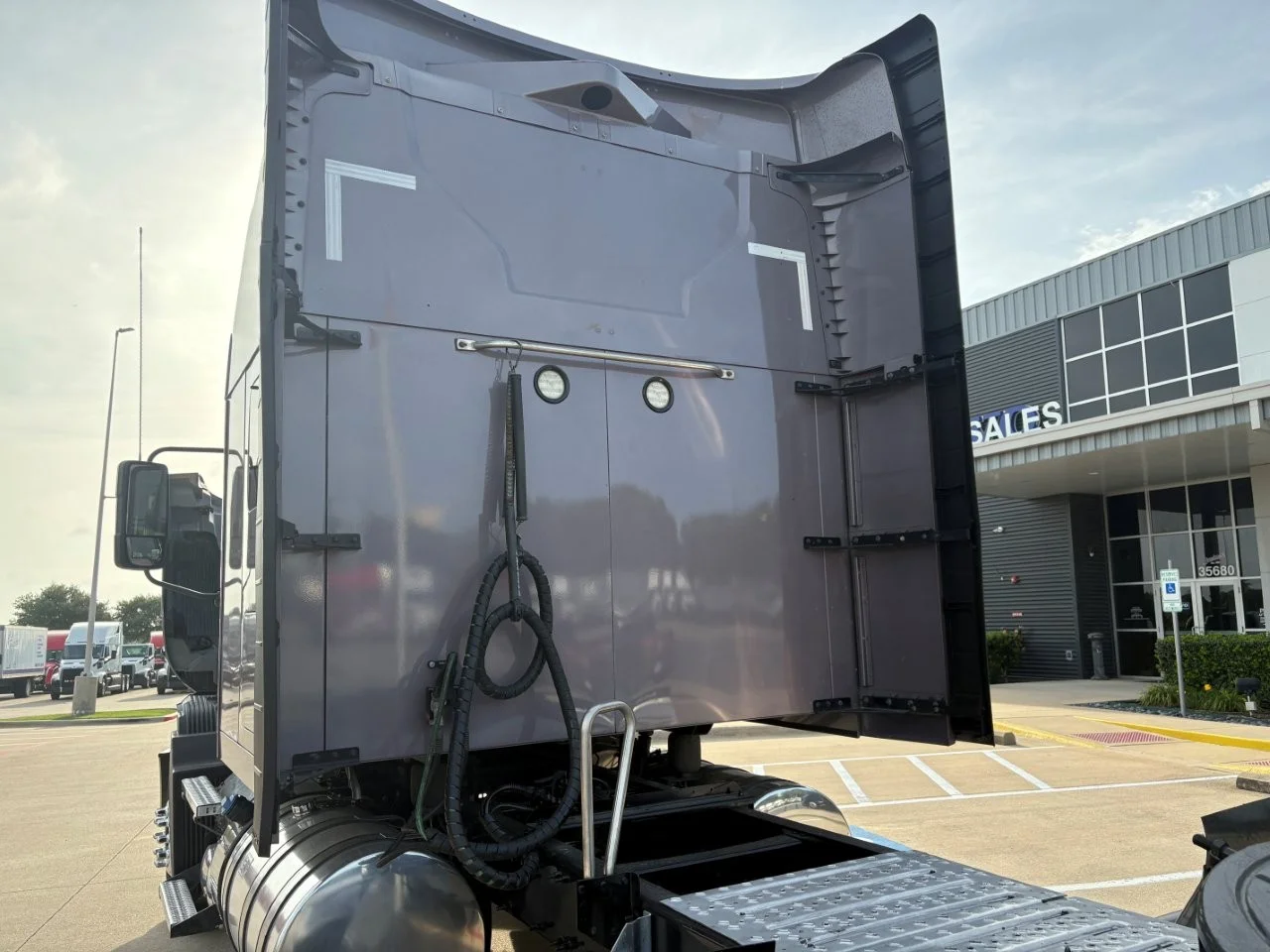 2023 Mack Anthem in TX — photo 18