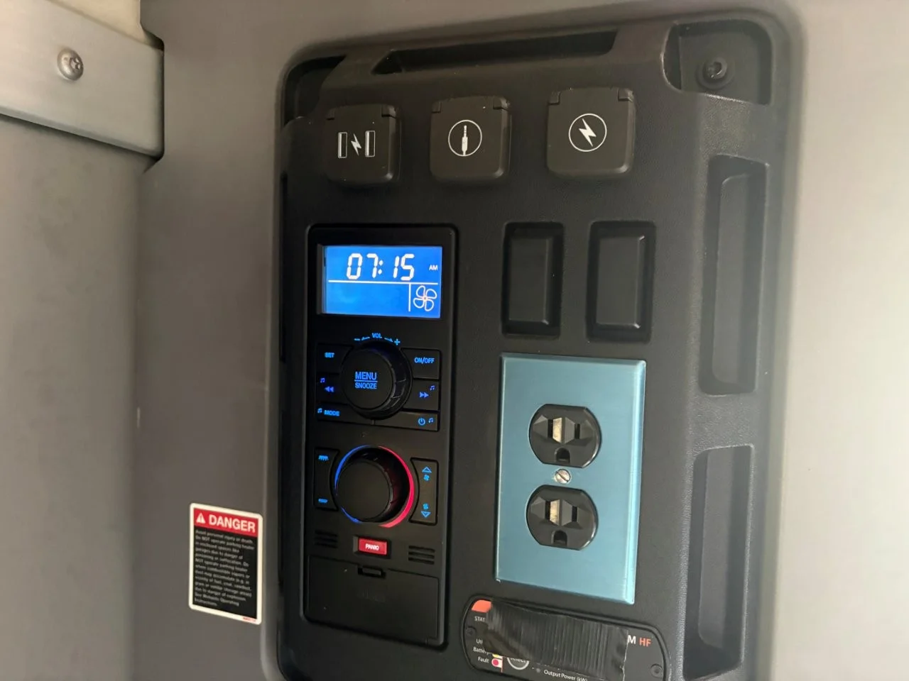 2023 Mack Anthem in TX — photo 30