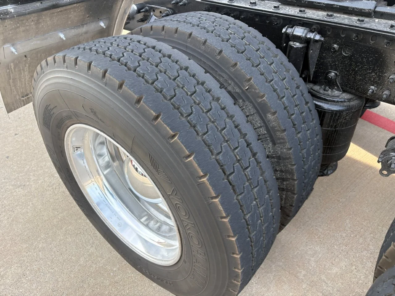 2023 Mack Anthem in TX — photo 16