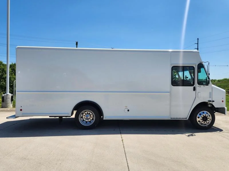 2027 Freightliner in Walton, KY — photo 7