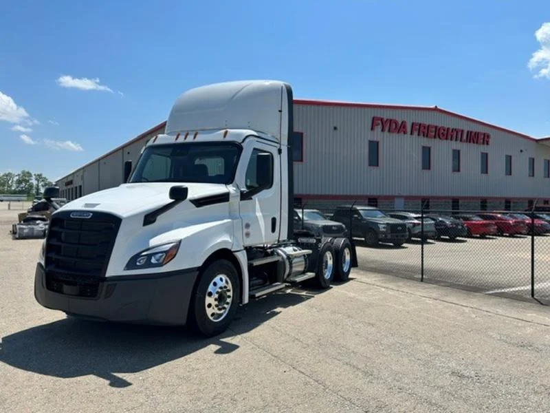 2027 Freightliner in Walton, KY — photo 18