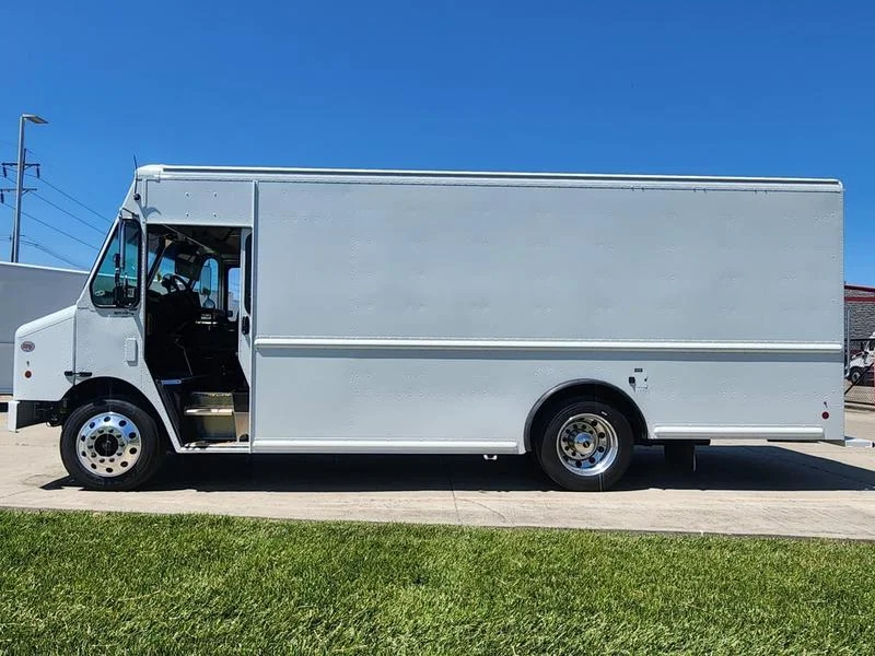 2027 Freightliner in Walton, KY — photo 4