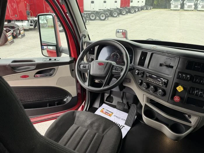 2022 Peterbilt 579 — photo 14