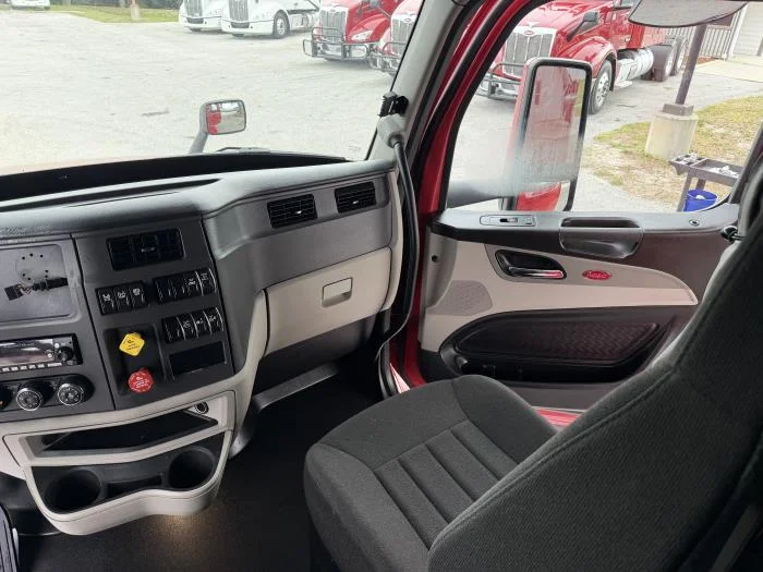2022 Peterbilt 579 — photo 15