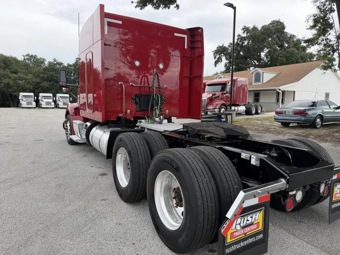 2022 Peterbilt 579 — photo 6
