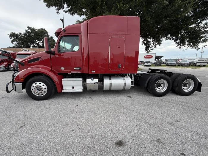 2022 Peterbilt 579 — photo 5