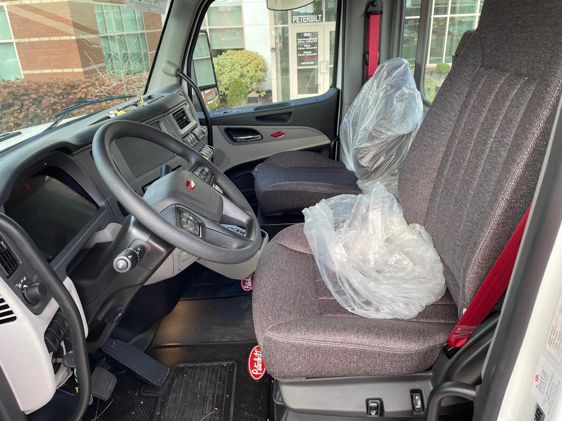 2025 Peterbilt 567 - image 7