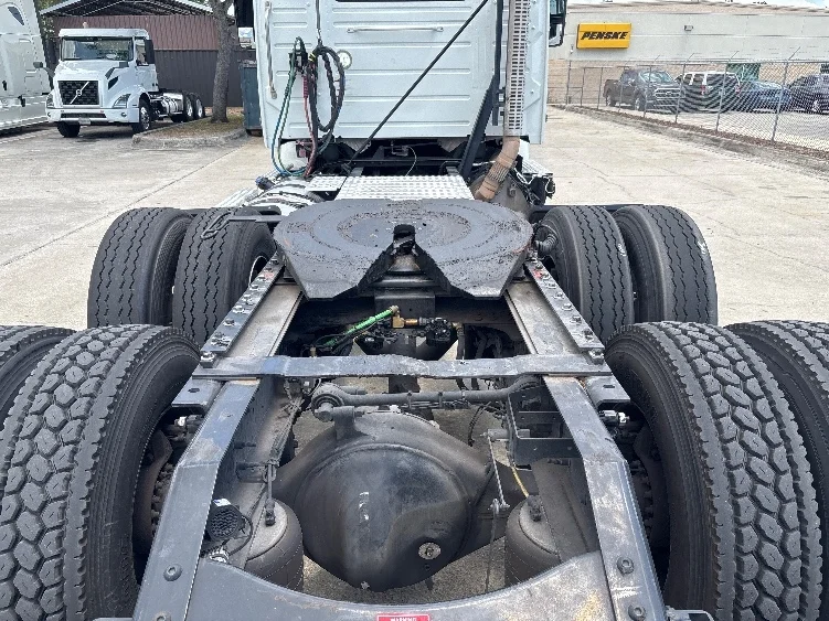 2023 Volvo in Tampa, FL — photo 6
