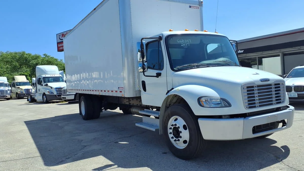 2017 Freightliner M2 106 in Warwick, RI — photo 3