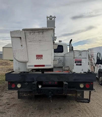 2011 International 4300 - image 5