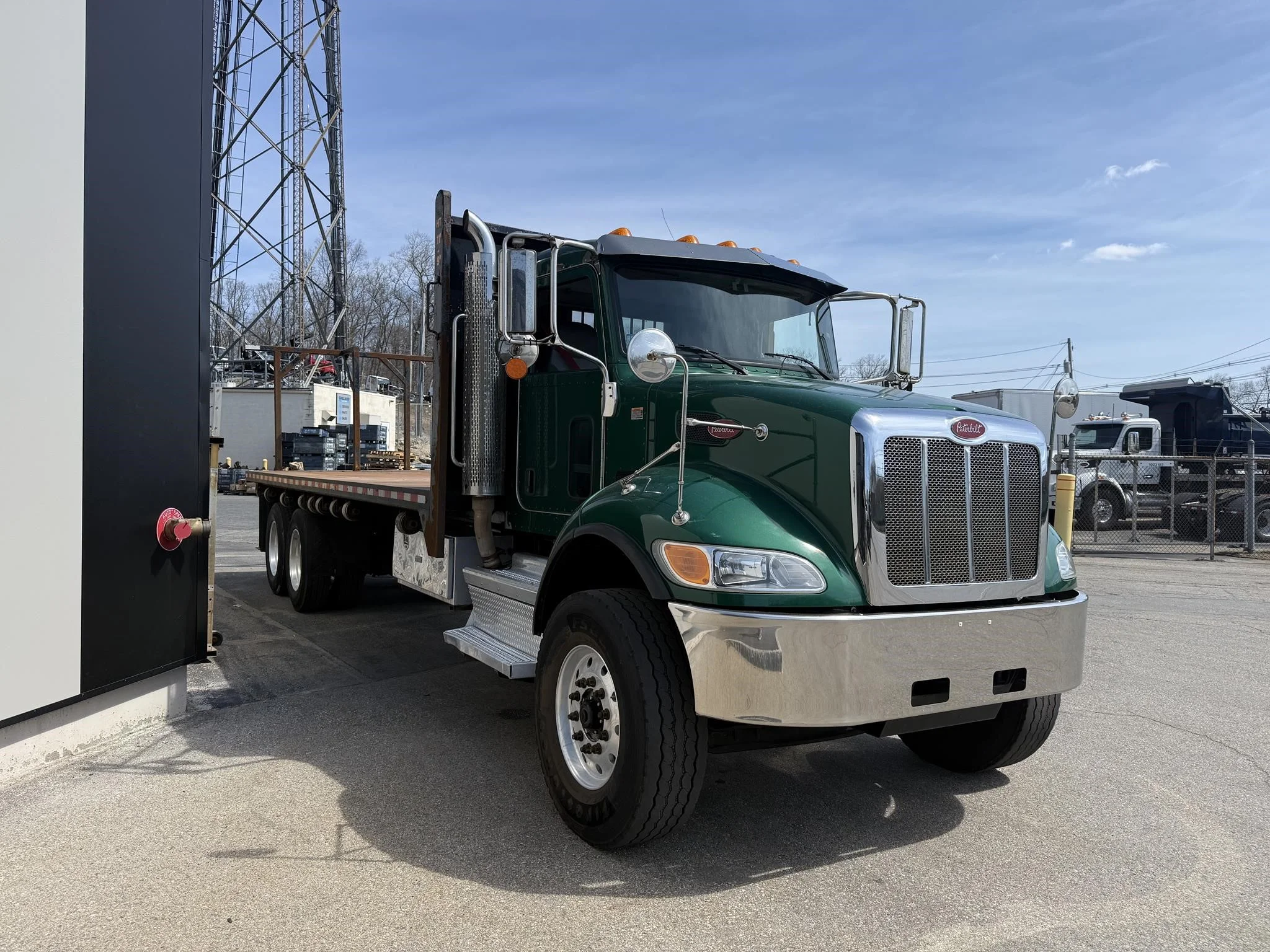 2019 Peterbilt 348 — photo 2