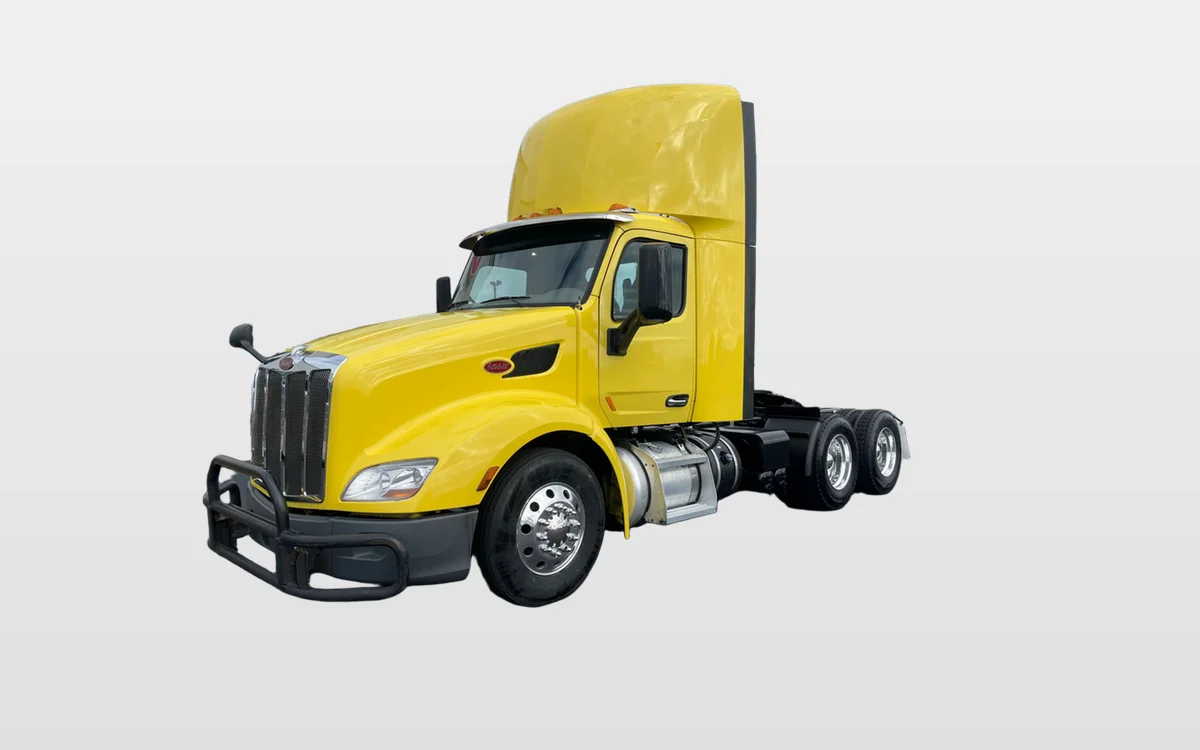 2021 PETERBILT 579 - image 1