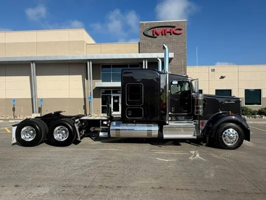 2027 Kenworth W900 in Omaha, NE — photo 3