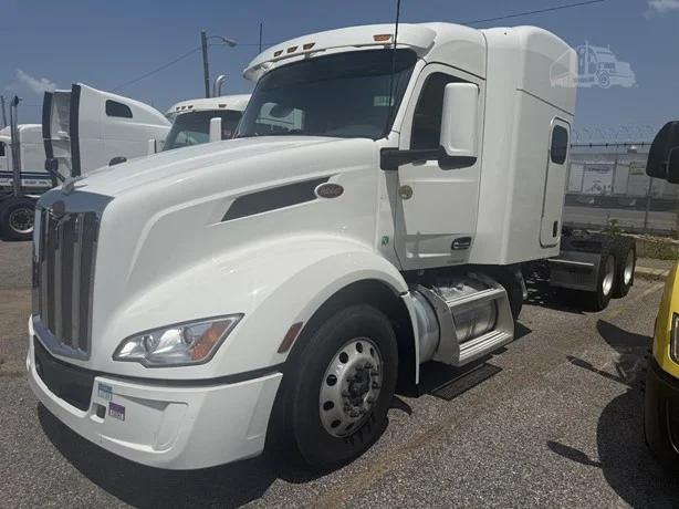 2023 Peterbilt 579